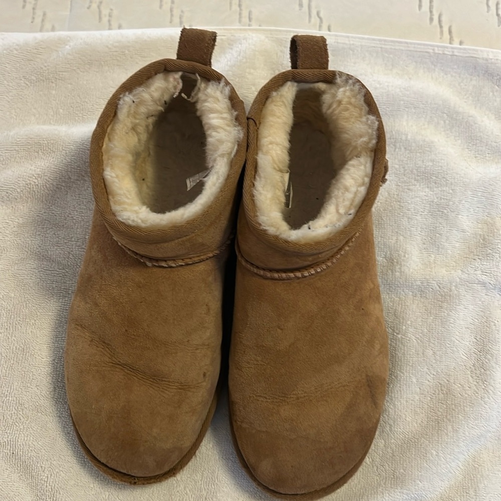 Ultra mini Ugg size 8
